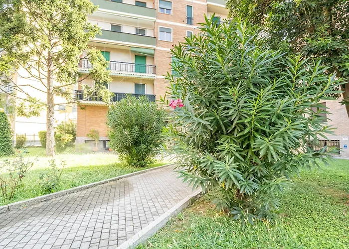 Guesthost - Forlanini M4 Modern Apartment With Balconies