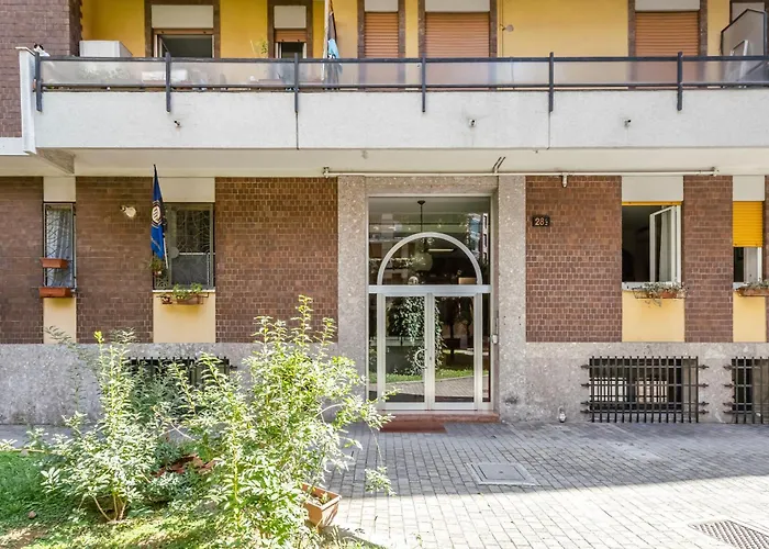 Guesthost - Forlanini M4 Modern Apartment With Balconies